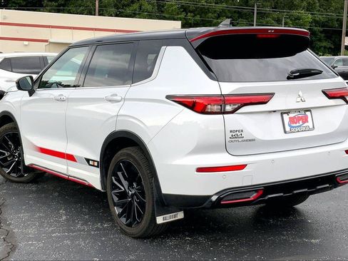 Used 2023 Mitsubishi Outlander SE AWD/4WD image 10