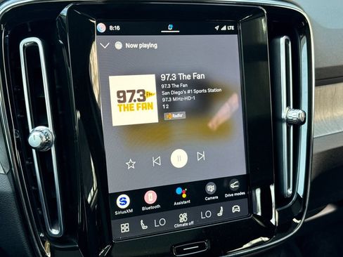 Certified 2023 Volvo XC40 B5 Ultimate AWD/4WD image 17