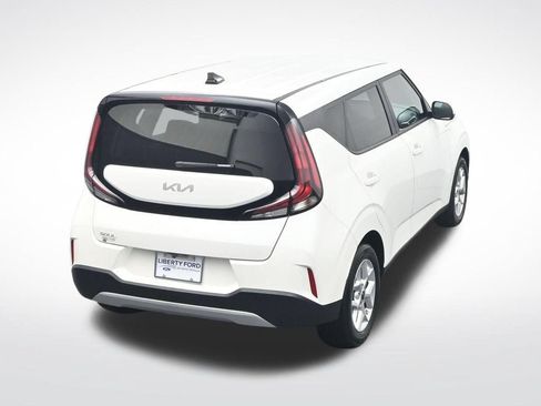 Used 2025 Kia Soul LX w/ LX Technology Package FWD image 28