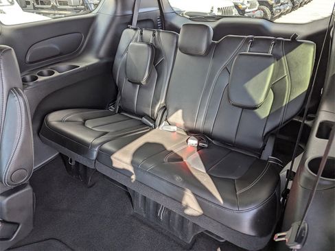 New 2025 Chrysler Pacifica Select image 28
