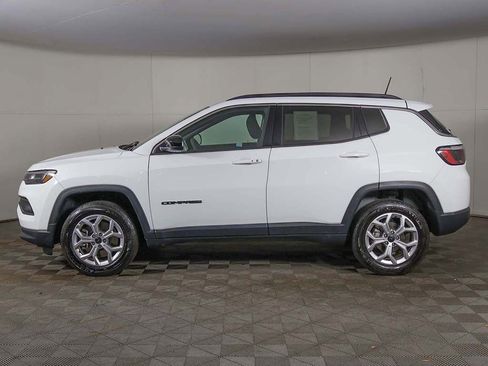 Used 2025 Jeep Compass Latitude AWD/4WD image 15
