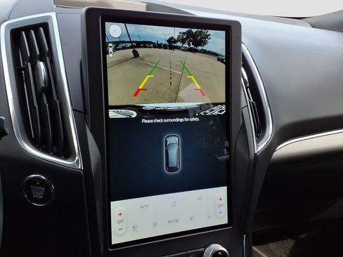 Used 2022 Ford Edge Titanium w/ Equipment Group 301A AWD/4WD image 15