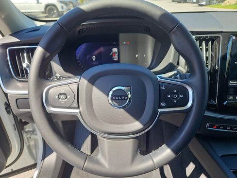 Used 2025 Volvo XC60 B5 Core AWD/4WD image 21