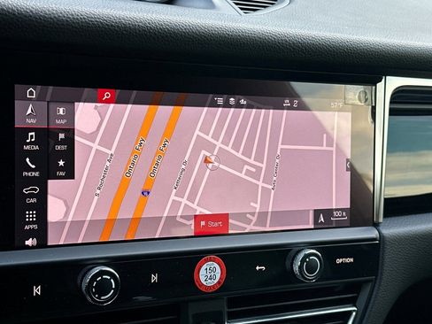 Used 2022 Porsche Macan image 7