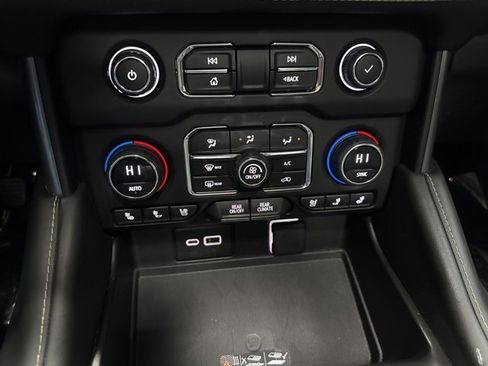Used 2023 Chevrolet Tahoe Premier image 23