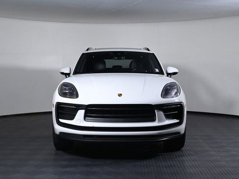 Certified 2022 Porsche Macan AWD/4WD image 10