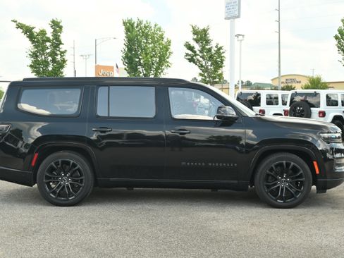 Used 2022 Jeep Grand Wagoneer Series II AWD/4WD image 11