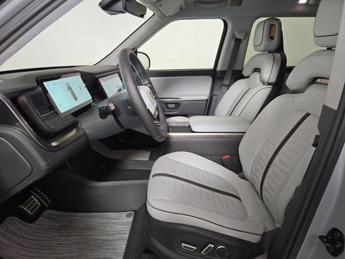 Used 2024 Rivian R1S Adventure AWD/4WD image 20
