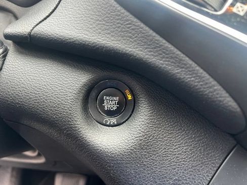 Used 2019 Jeep Cherokee Limited AWD/4WD image 29