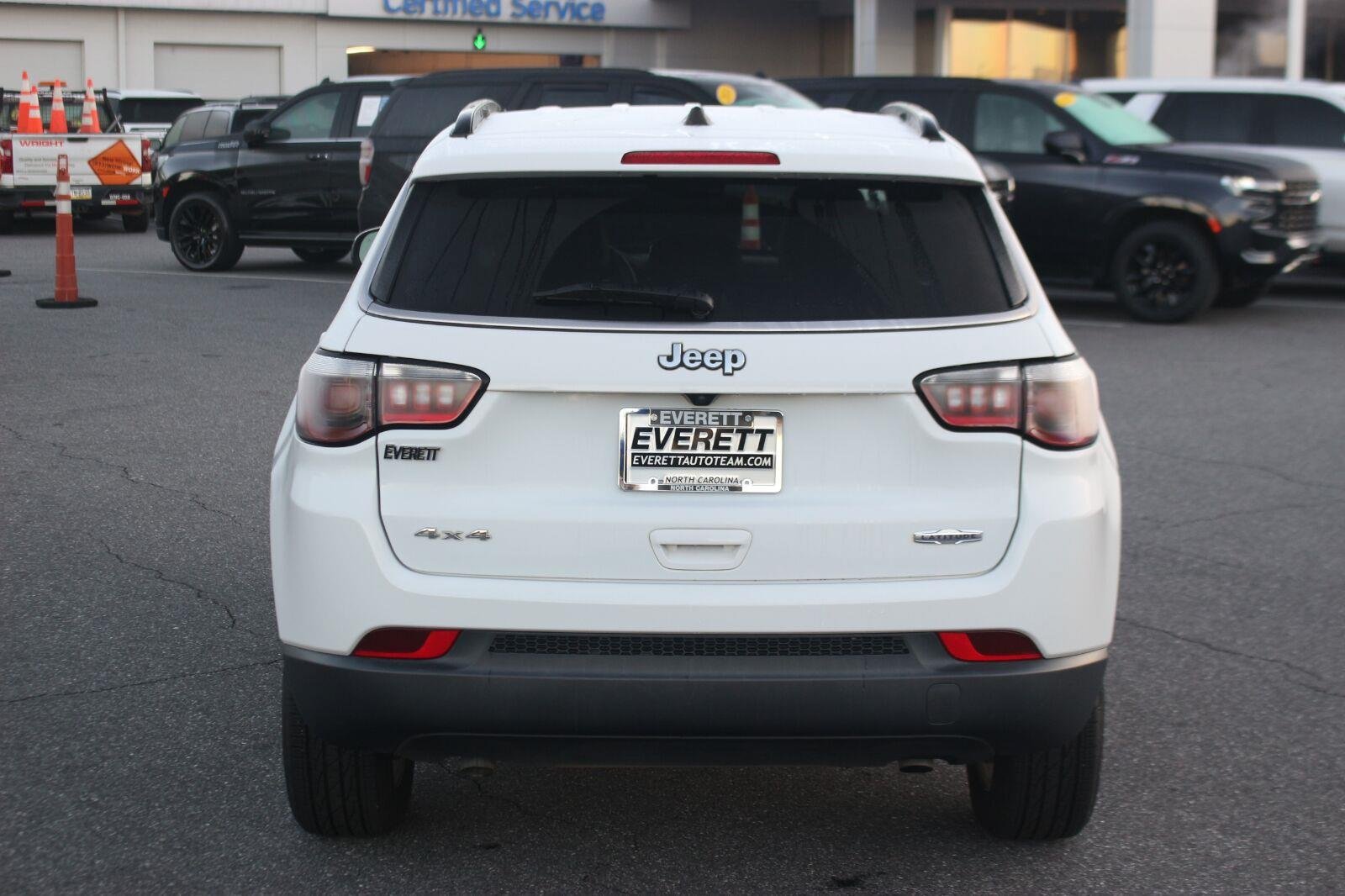 Used 2024 Jeep Compass Latitude AWD/4WD image 6