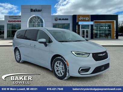 Used 2023 Chrysler Pacifica Touring-L