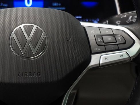 Used 2024 Volkswagen Jetta SE FWD image 12
