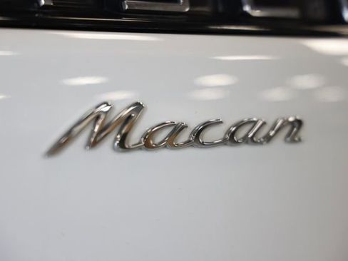 Used 2020 Porsche Macan image 16