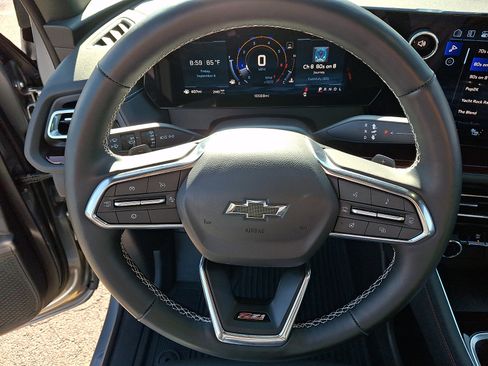 Used 2025 Chevrolet Traverse Z71 w/ Driver Confidence Package AWD/4WD image 19