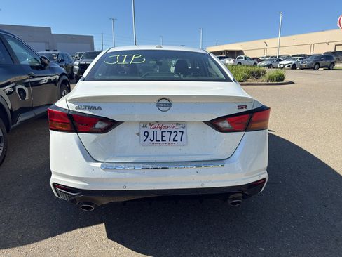 Used 2023 Nissan Altima 2.5 SR w/ SR Premium Package FWD image 6