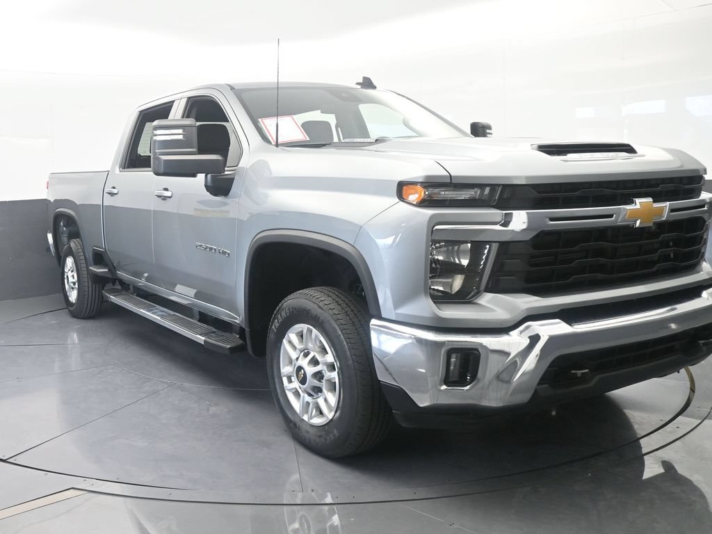 Used 2025 Chevrolet Silverado 2500 LT w/ Convenience Package AWD/4WD image 9