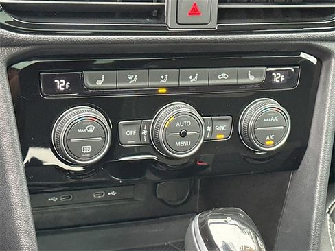 Certified 2024 Volkswagen Taos SE image 31