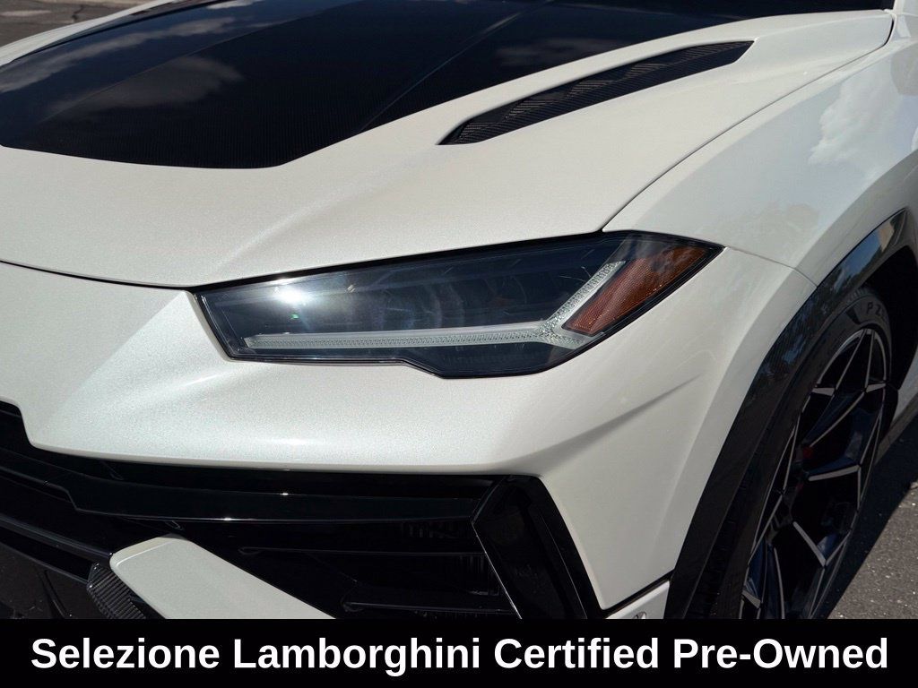Used 2024 Lamborghini Urus Performante AWD/4WD image 9
