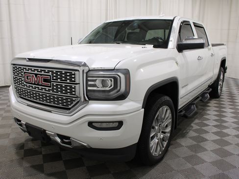 Used 2017 GMC Sierra 1500 Denali w/ Denali Ultimate Package AWD/4WD image 33