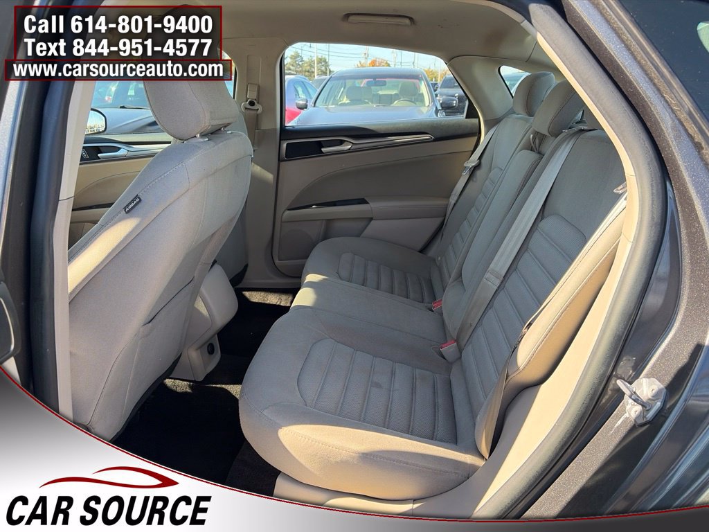Used 2018 Ford Fusion SE FWD image 23