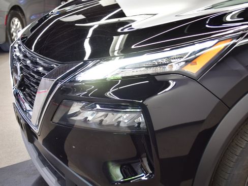 Used 2023 Nissan Rogue S AWD/4WD image 30