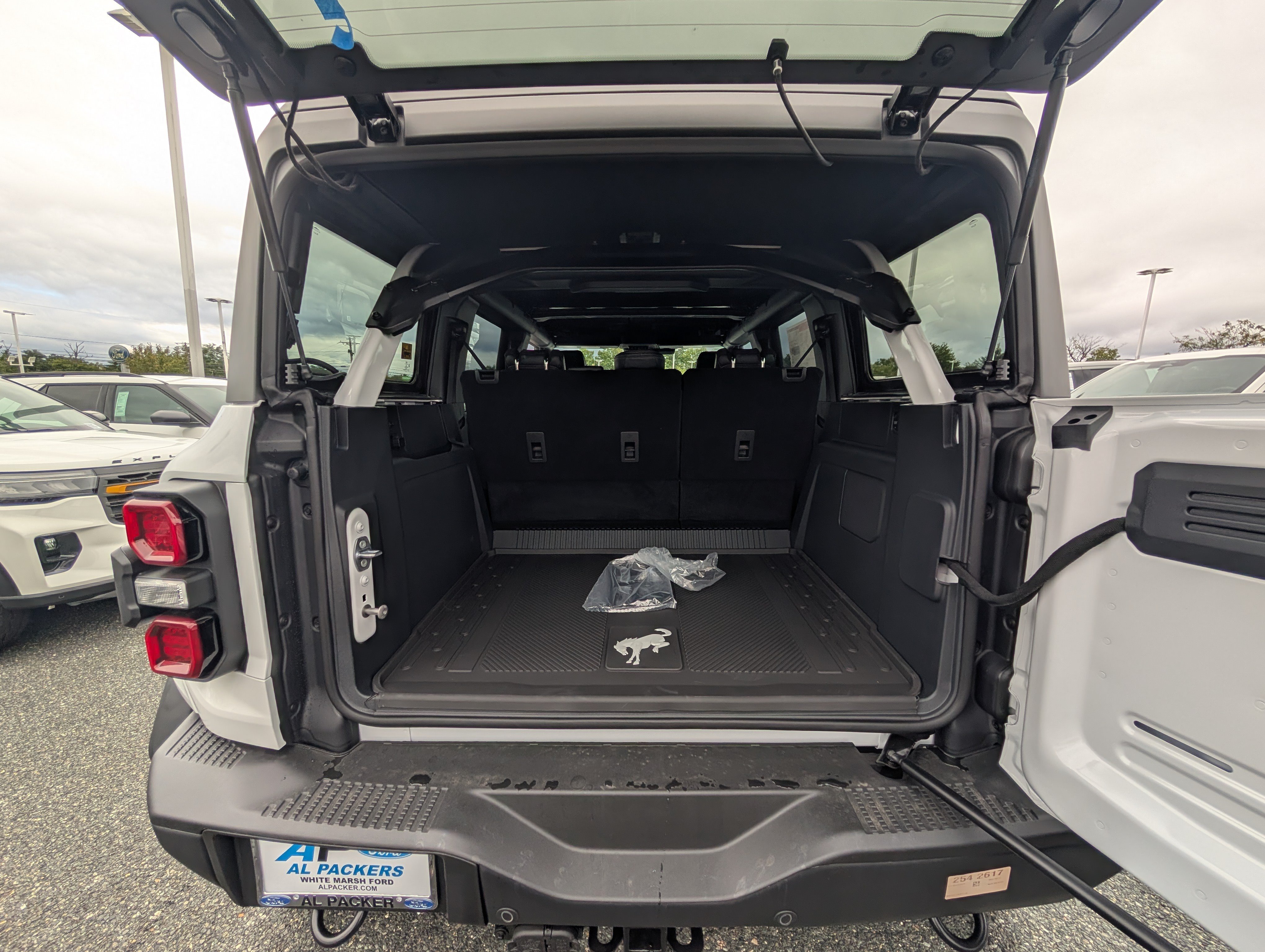 New 2026 Ford Bronco Raptor w/ Interior Carbon Fiber Pack AWD/4WD image 8