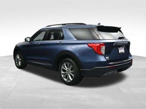 Used 2020 Ford Explorer XLT w/ Equipment Group 202A AWD/4WD image 3