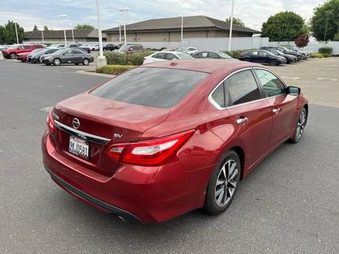 Used 2016 Nissan Altima 2.5 SV FWD image 5