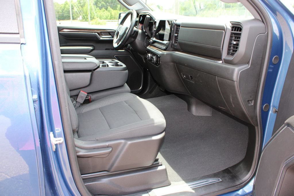 Used 2024 Chevrolet Silverado 1500 RST w/ Z71 Off-Road Package AWD/4WD image 26