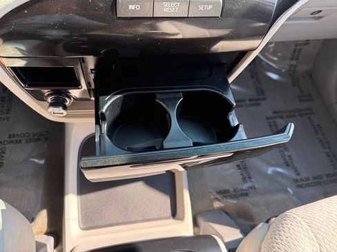 Used 2014 Toyota Sienna LE FWD image 19