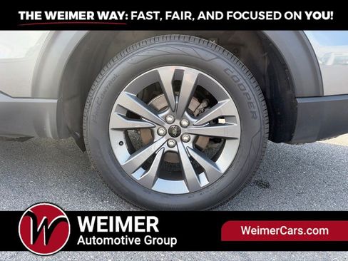 Used 2025 Ford Explorer Active w/ Active Comfort Package AWD/4WD image 9