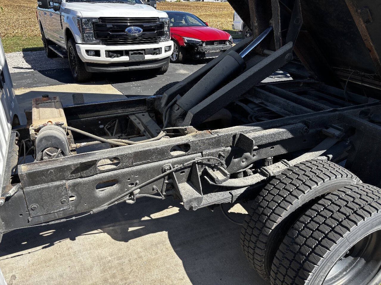 Used 2008 Ford F550 4x4 Regular Cab Super Duty image 5