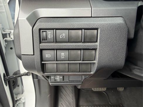 Used 2024 Toyota Tacoma SR5 AWD/4WD image 26