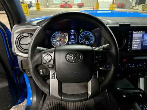 Used 2021 Toyota Tacoma TRD Sport AWD/4WD image 18