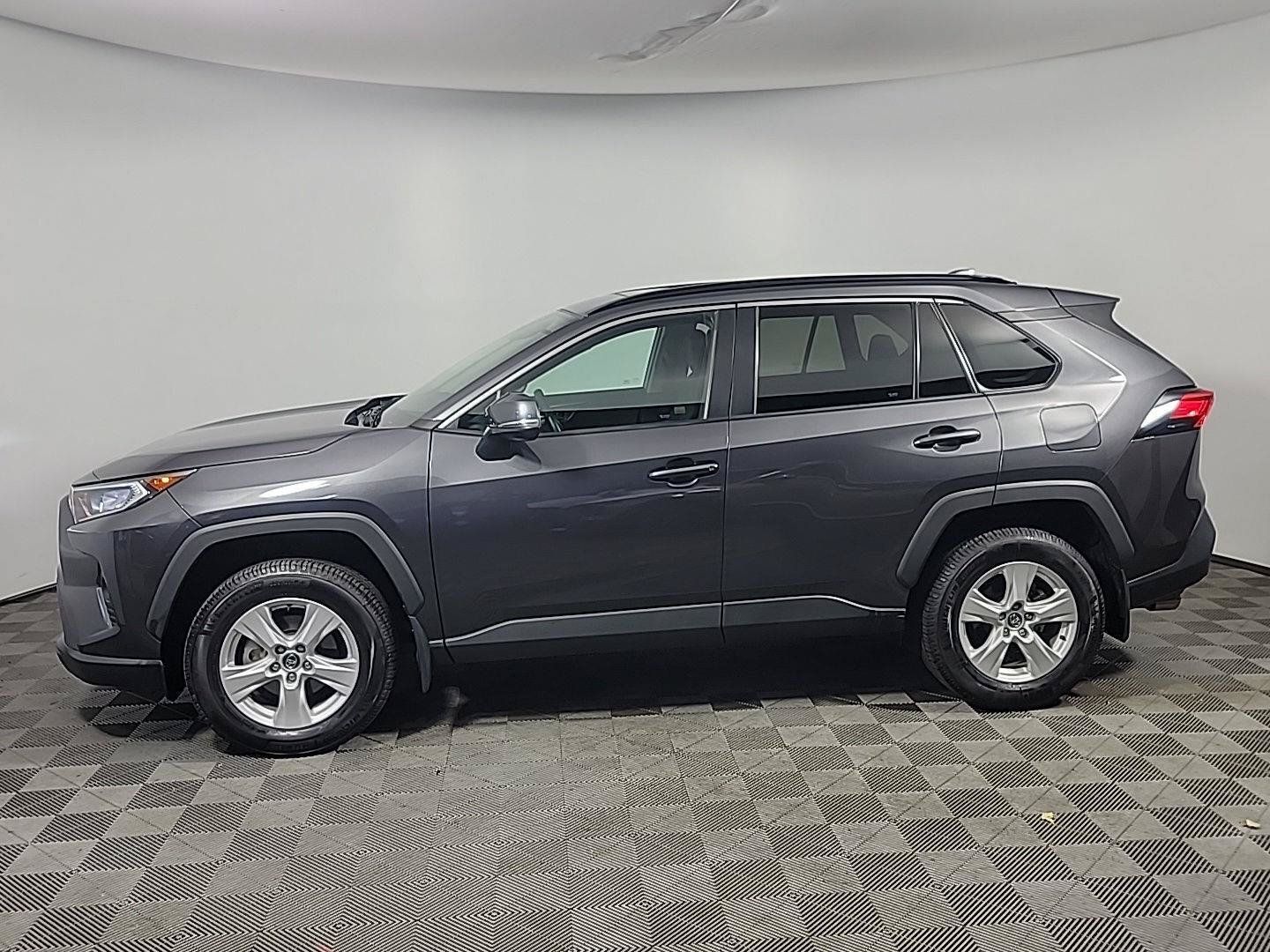 Used 2021 Toyota RAV4 XLE w/ Convenience Package AWD/4WD image 11