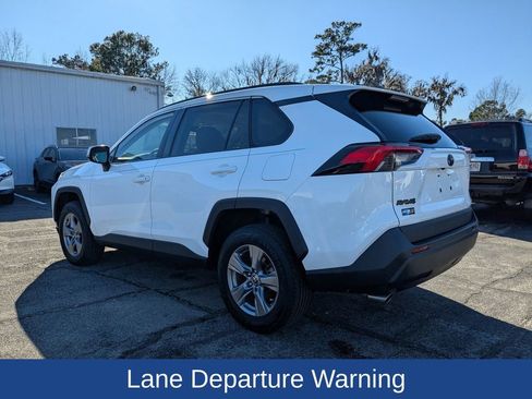 Used 2022 Toyota RAV4 XLE image 6