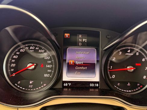 Used 2018 Mercedes-Benz GLC 300 4MATIC image 34