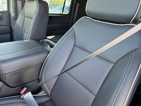 New 2026 Chevrolet Suburban Premier image 16