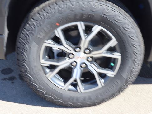 New 2026 GMC Acadia AT4 w/ Luxury Package AWD/4WD image 17