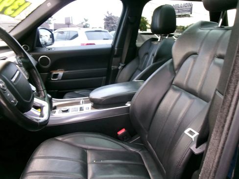 Used 2017 Land Rover Range Rover Sport SE AWD/4WD image 11