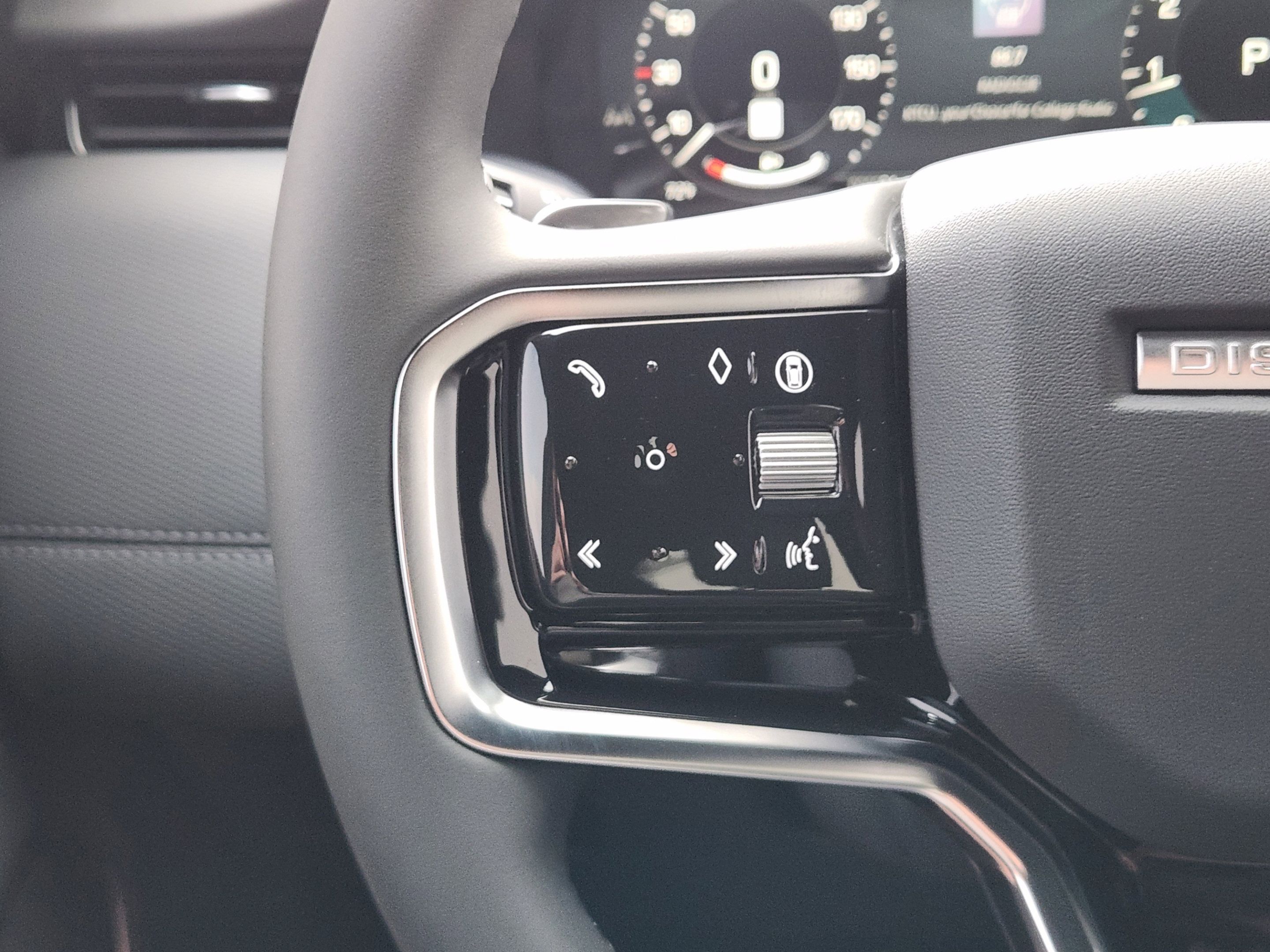 New 2025 Land Rover Discovery Sport Dynamic SE AWD/4WD image 22