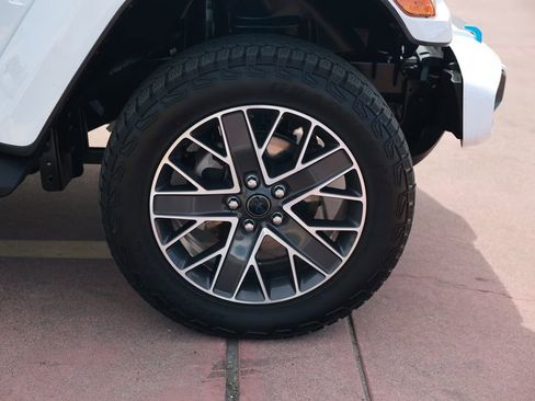 Used 2024 Jeep Wrangler High Altitude image 8