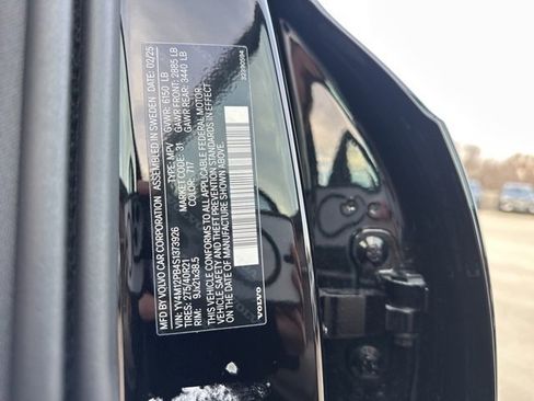 Certified 2025 Volvo XC90 B5 Plus image 34