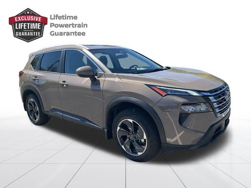 Certified 2025 Nissan Rogue SV w/ SV Premium Package image 7