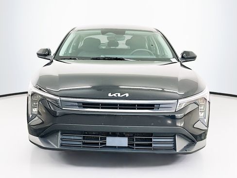 Used 2025 Kia K4 LXS image 2