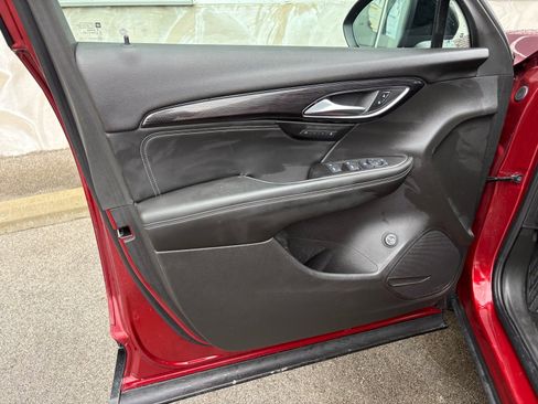 Used 2022 Buick Envision Essence w/ Sport Touring Package image 8