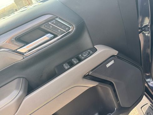 Used 2022 Chevrolet Silverado 1500 ZR2 w/ Technology Package image 13