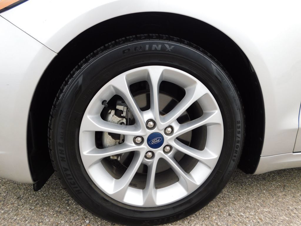 Used 2019 Ford Fusion SE FWD image 10