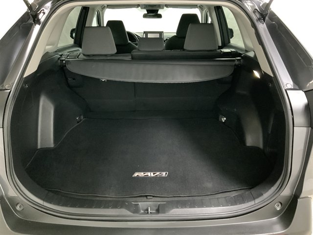 Used 2022 Toyota RAV4 XLE AWD/4WD image 9