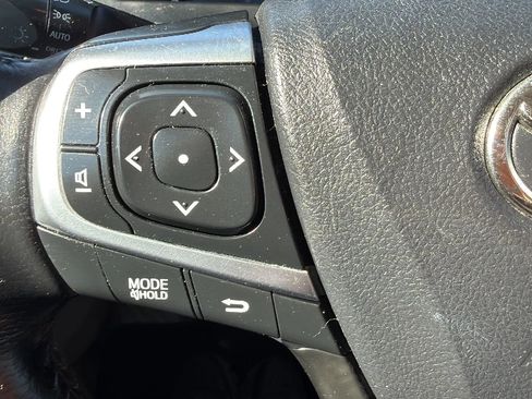 Used 2016 Toyota Camry XLE w/ Moonroof Package FWD image 12